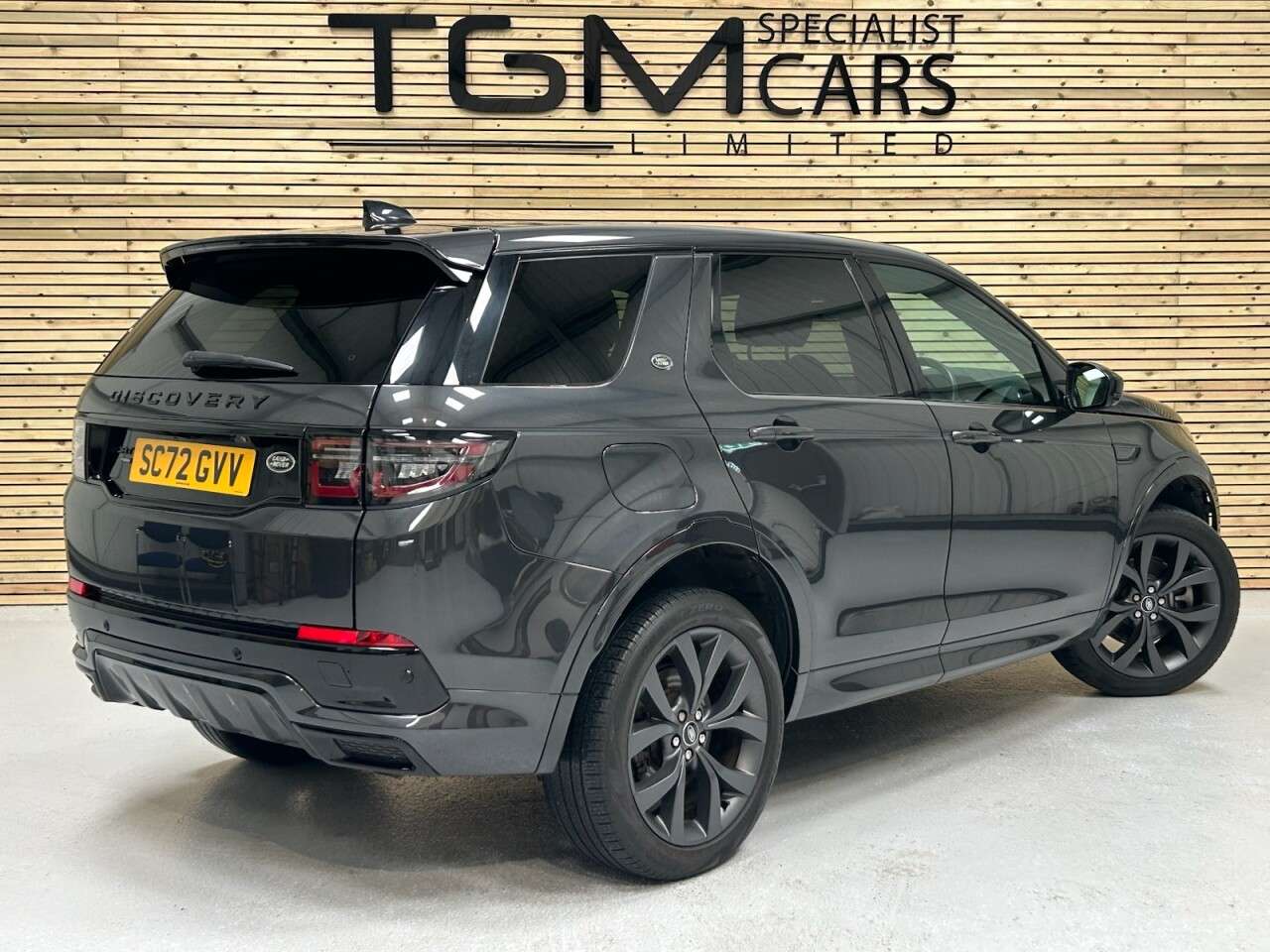 A 2022 LAND ROVER DISCOVERY SPORT 1.5 P300e 12.2kWh R-Dynamic SE SUV 5dr Petrol Plug-in Hybrid Auto 4WD Euro A 2022 LAND ROVER DISCOVERY SPORT 1.5 P300e 12.2kWh R-Dynamic SE SUV 5dr Petrol Plug-in Hybrid Auto 4WD Euro