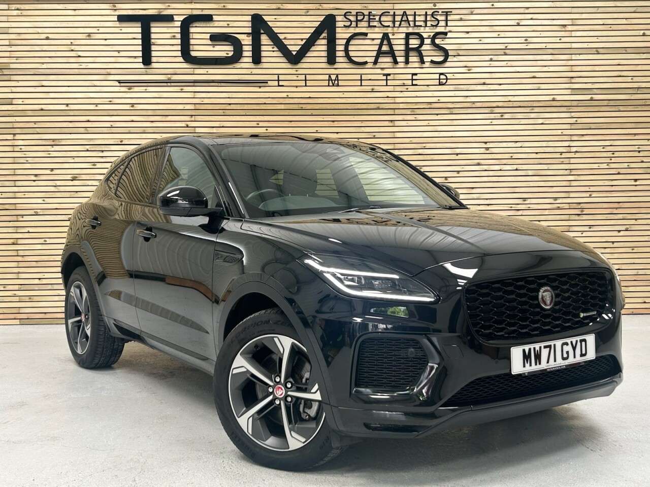 A 2021 JAGUAR E-PACE 2.0 D165 R-Dynamic SE SUV 5dr Diesel Manual Euro 6 (s/s) (163 ps) 2 KEYS A 2021 JAGUAR E-PACE 2.0 D165 R-Dynamic SE SUV 5dr Diesel Manual Euro 6 (s/s) (163 ps) 2 KEYS