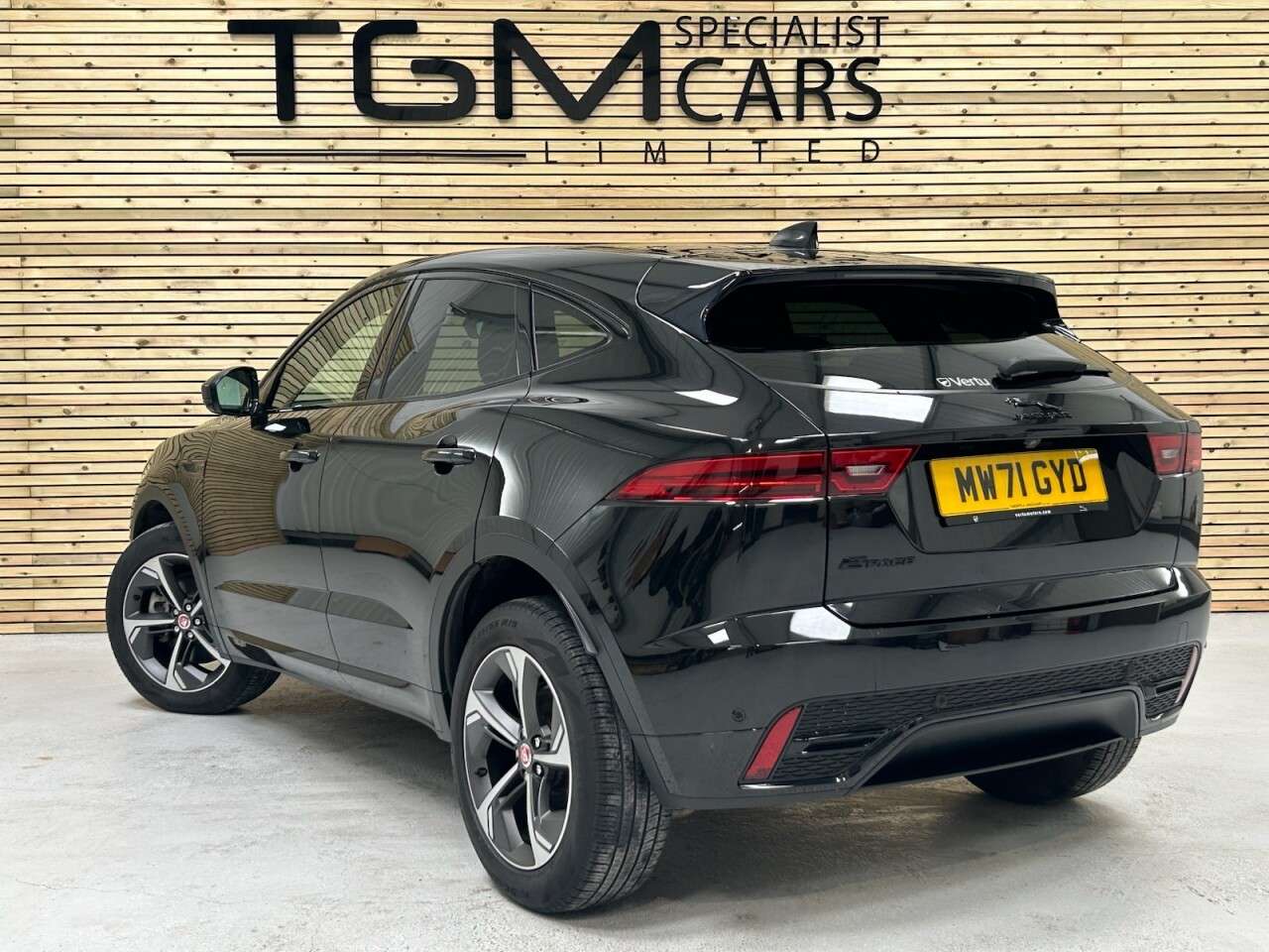 A 2021 JAGUAR E-PACE 2.0 D165 R-Dynamic SE SUV 5dr Diesel Manual Euro 6 (s/s) (163 ps) 2 KEYS A 2021 JAGUAR E-PACE 2.0 D165 R-Dynamic SE SUV 5dr Diesel Manual Euro 6 (s/s) (163 ps) 2 KEYS