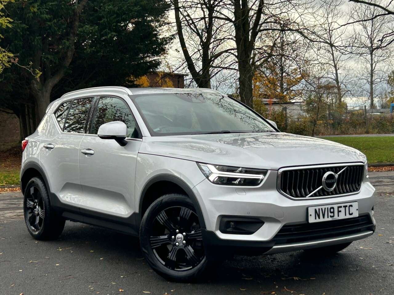 2019 VOLVO XC40 2019 VOLVO XC40
