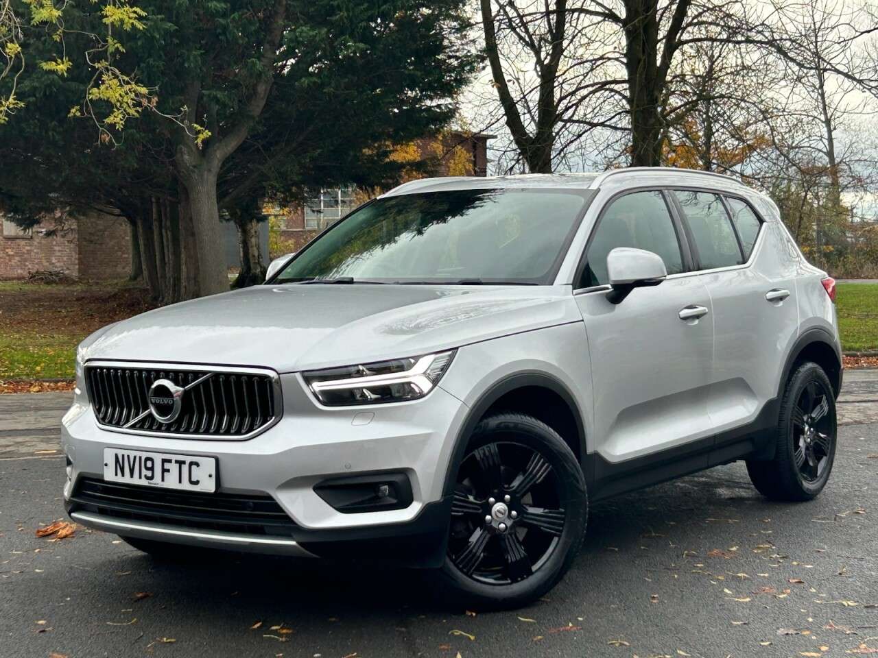 2019 VOLVO XC40 2019 VOLVO XC40