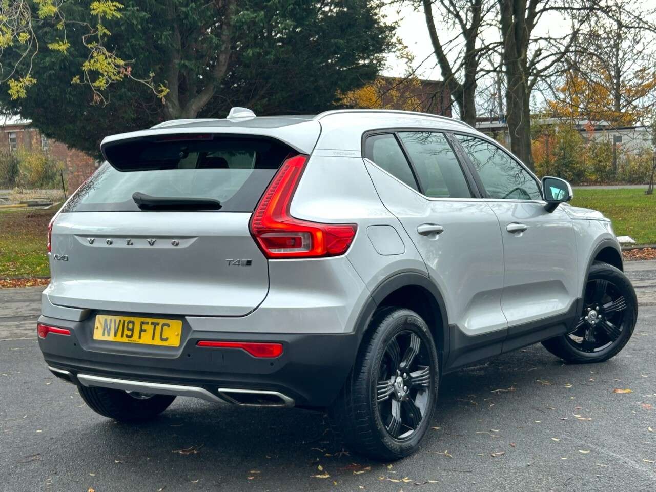 2019 VOLVO XC40 2019 VOLVO XC40
