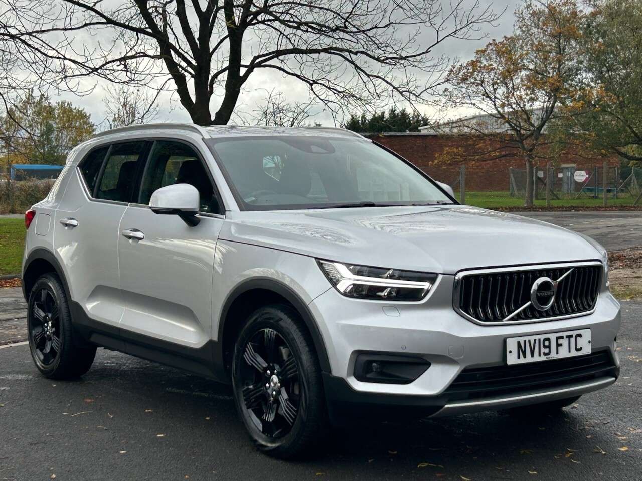 2019 VOLVO XC40 2019 VOLVO XC40