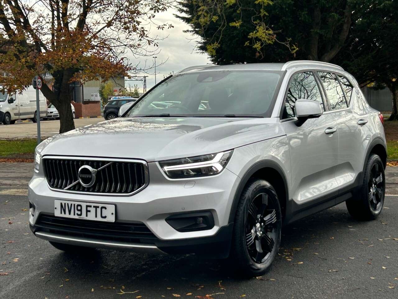 2019 VOLVO XC40 2019 VOLVO XC40