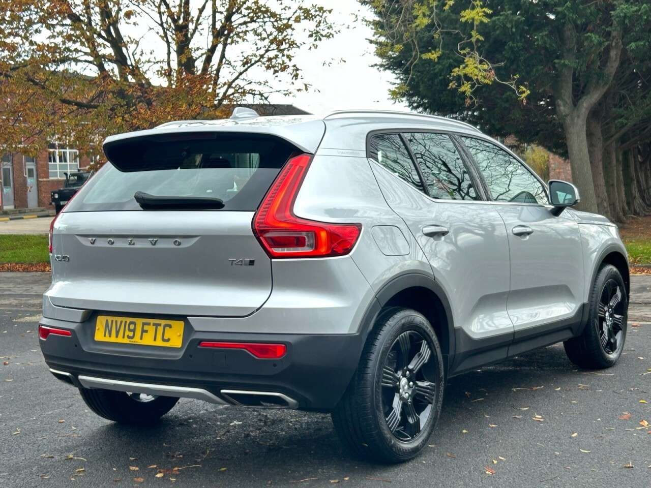 2019 VOLVO XC40 2019 VOLVO XC40
