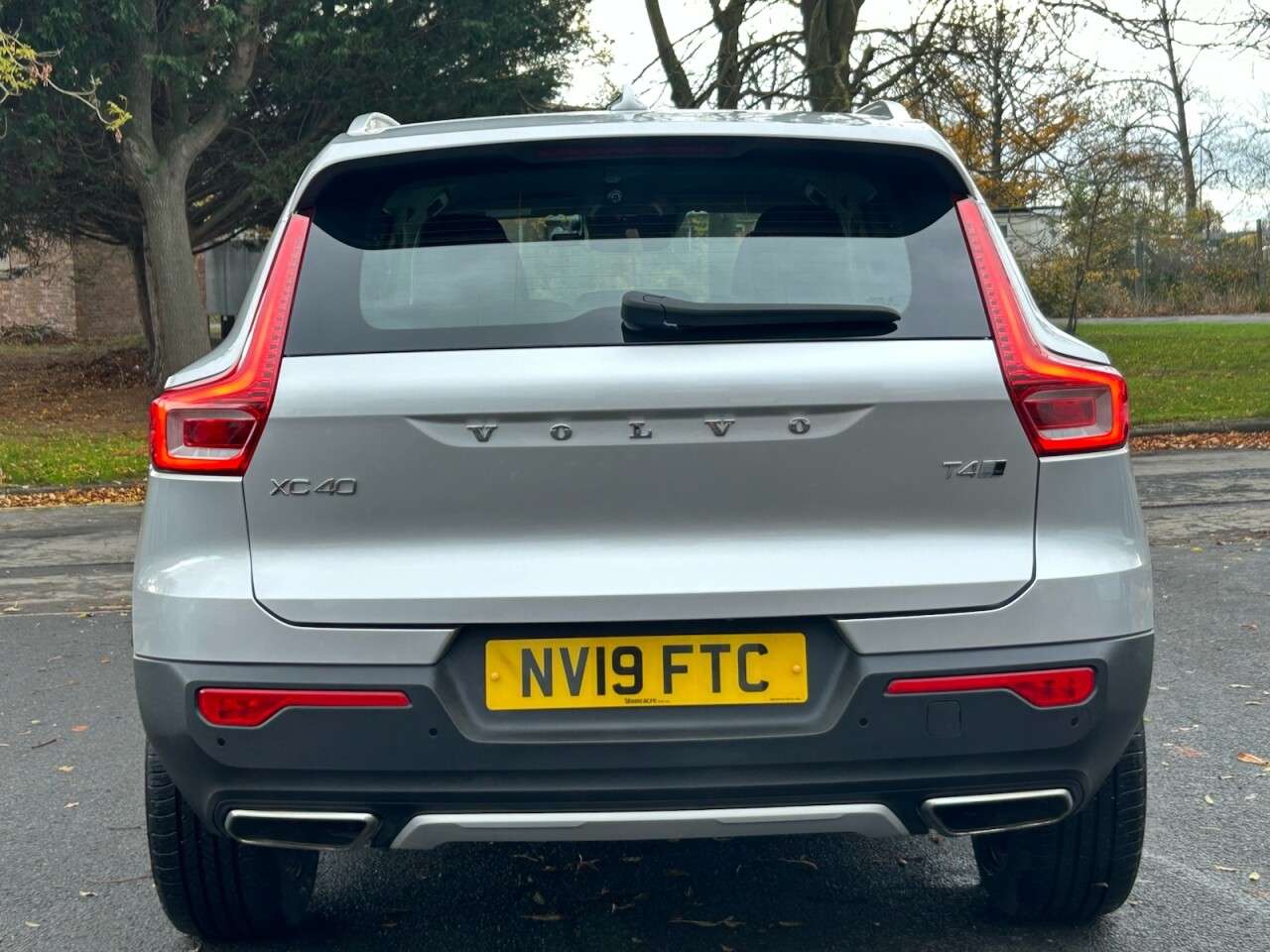2019 VOLVO XC40 2019 VOLVO XC40