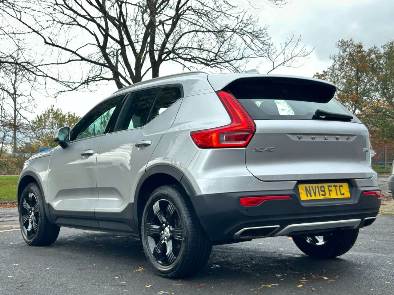 2019 VOLVO XC40 2019 VOLVO XC40