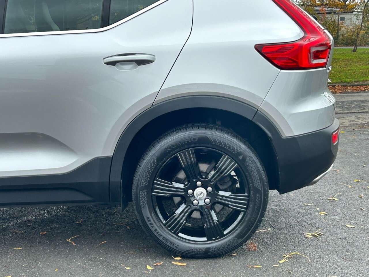 2019 VOLVO XC40 2019 VOLVO XC40