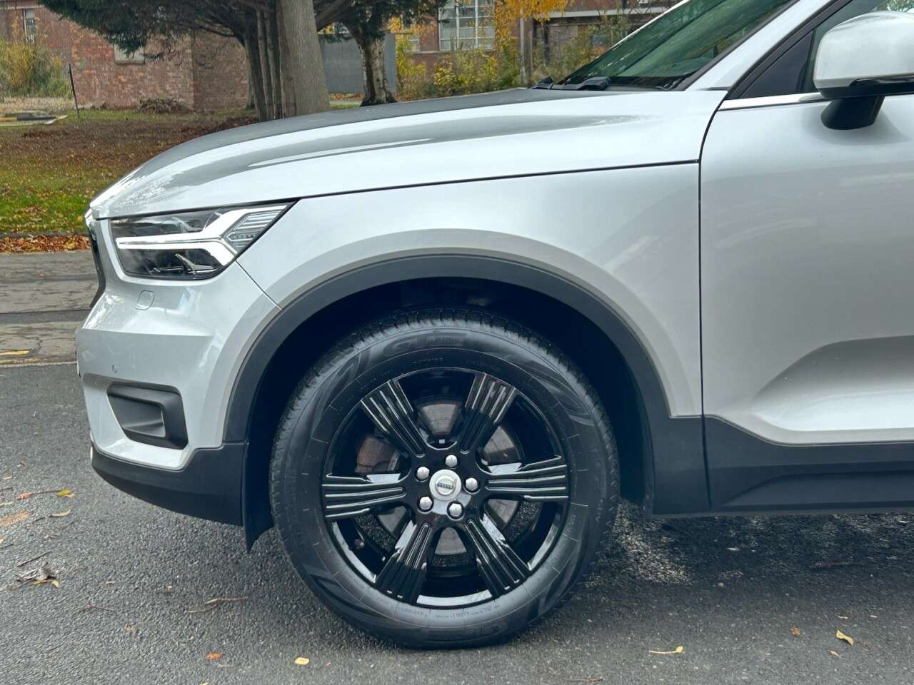 2019 VOLVO XC40 2019 VOLVO XC40
