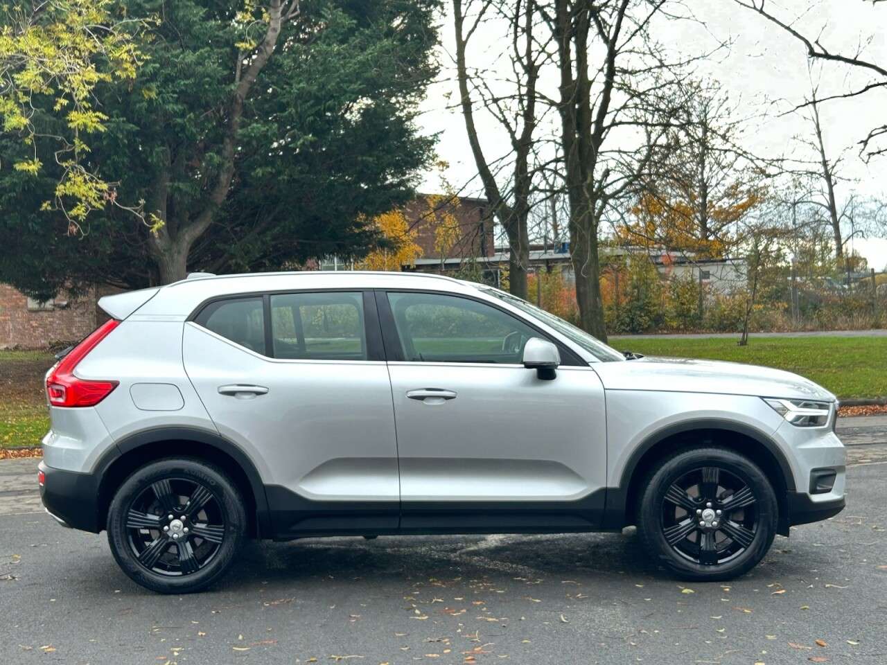 2019 VOLVO XC40 2019 VOLVO XC40