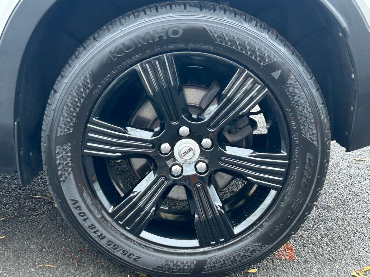 2019 VOLVO XC40 2019 VOLVO XC40