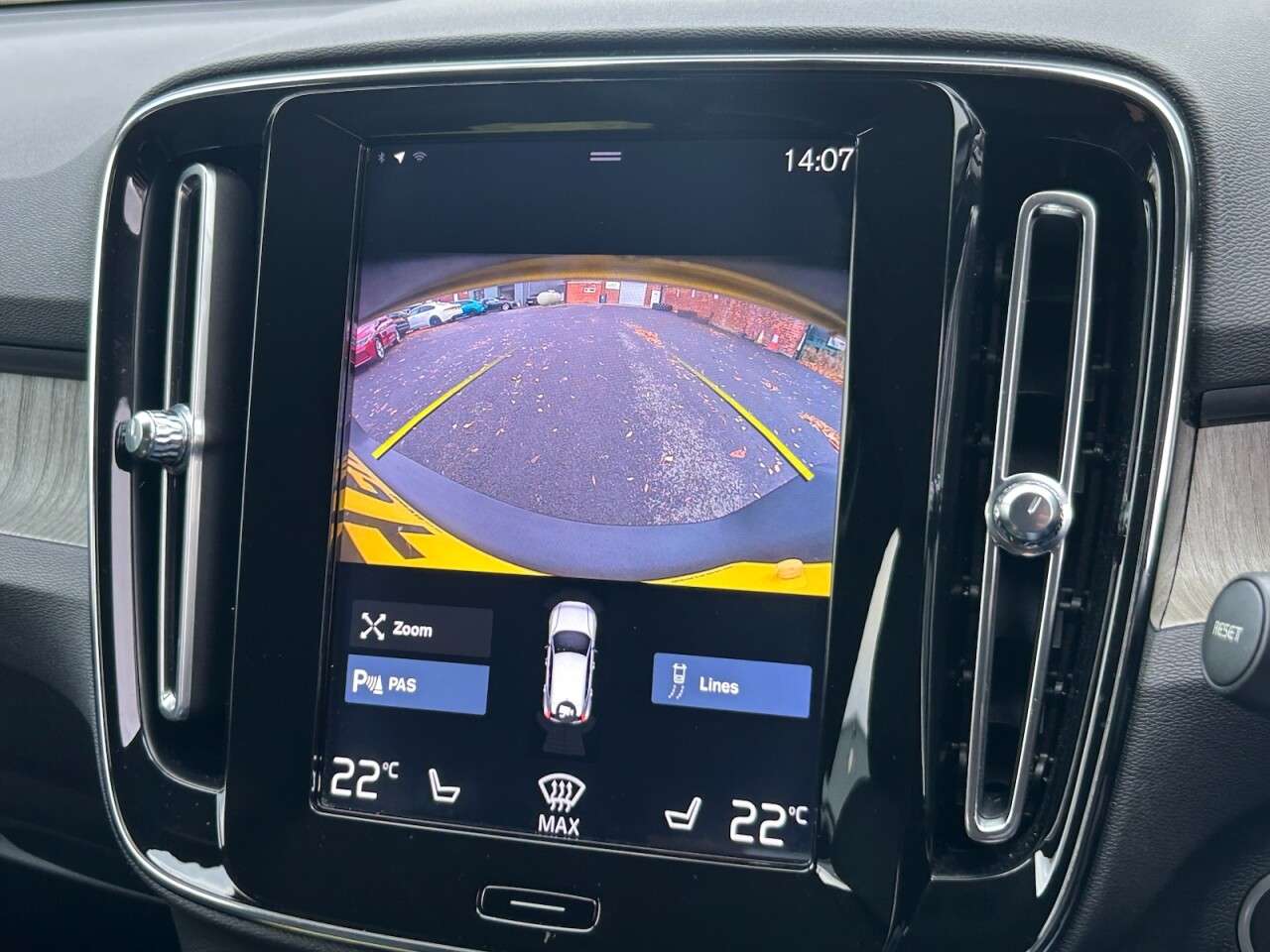 2019 VOLVO XC40 2019 VOLVO XC40