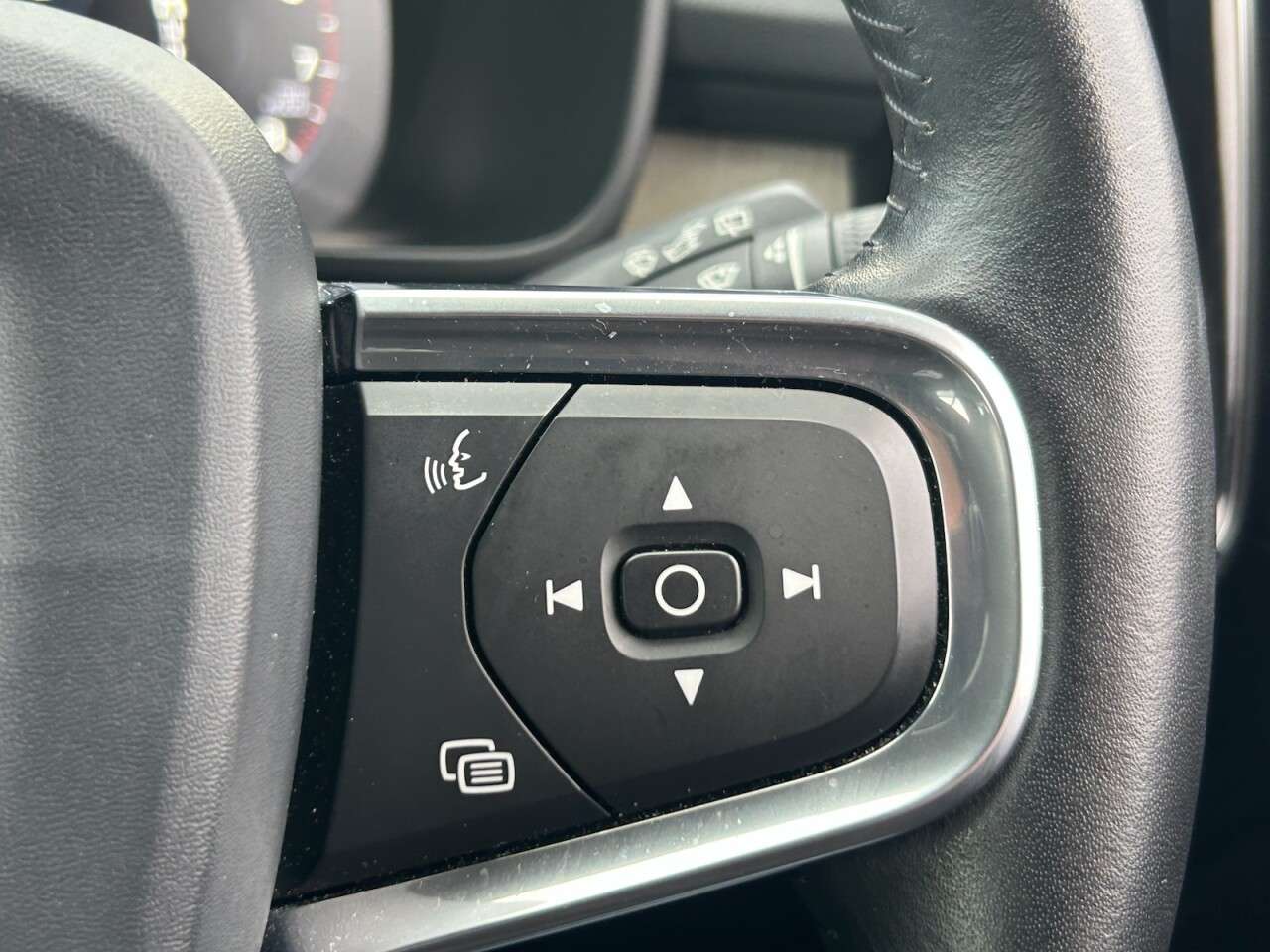 2019 VOLVO XC40 2019 VOLVO XC40