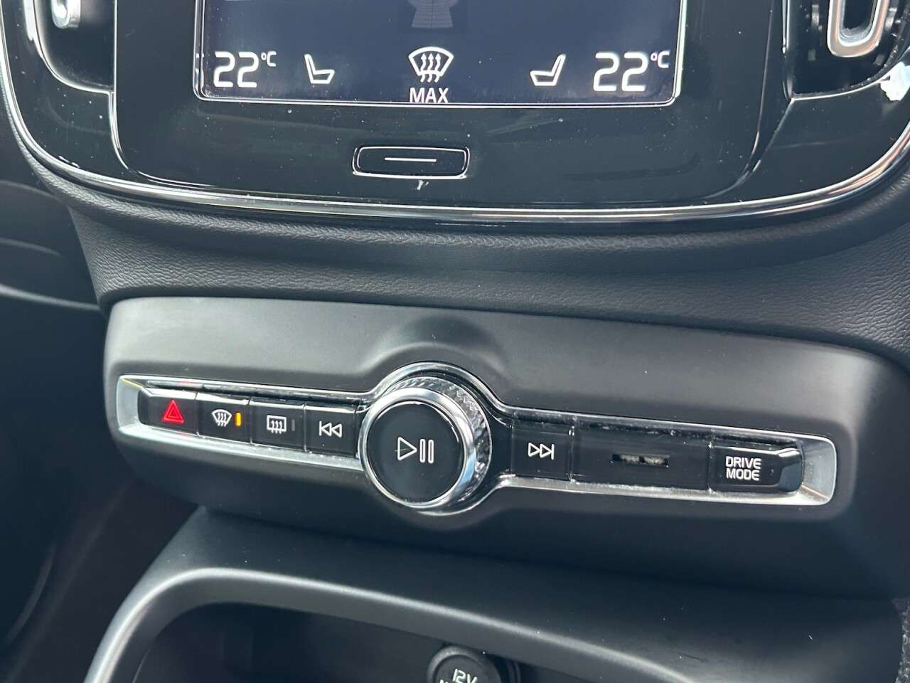 2019 VOLVO XC40 2019 VOLVO XC40