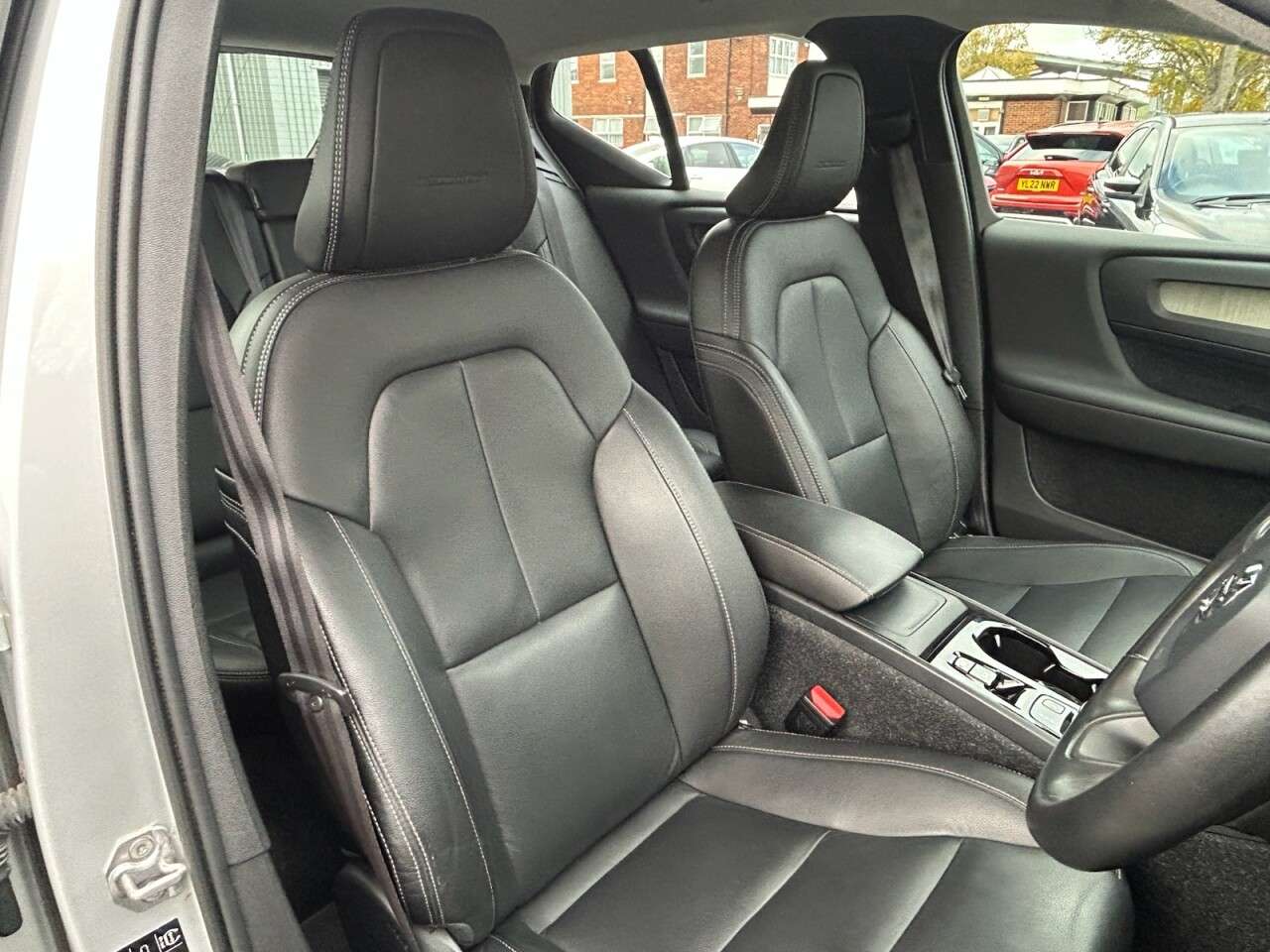 2019 VOLVO XC40 2019 VOLVO XC40