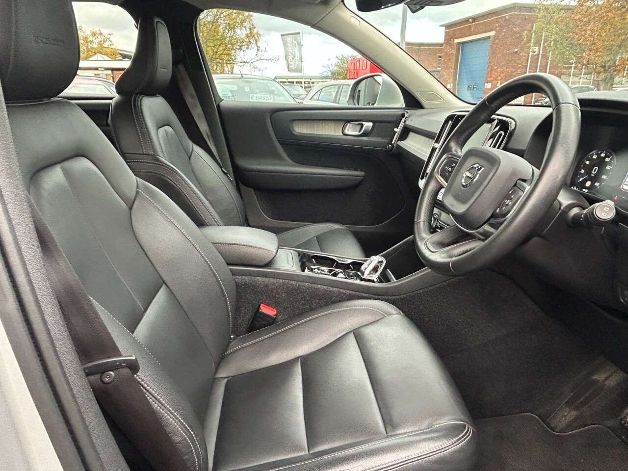 2019 VOLVO XC40 2019 VOLVO XC40