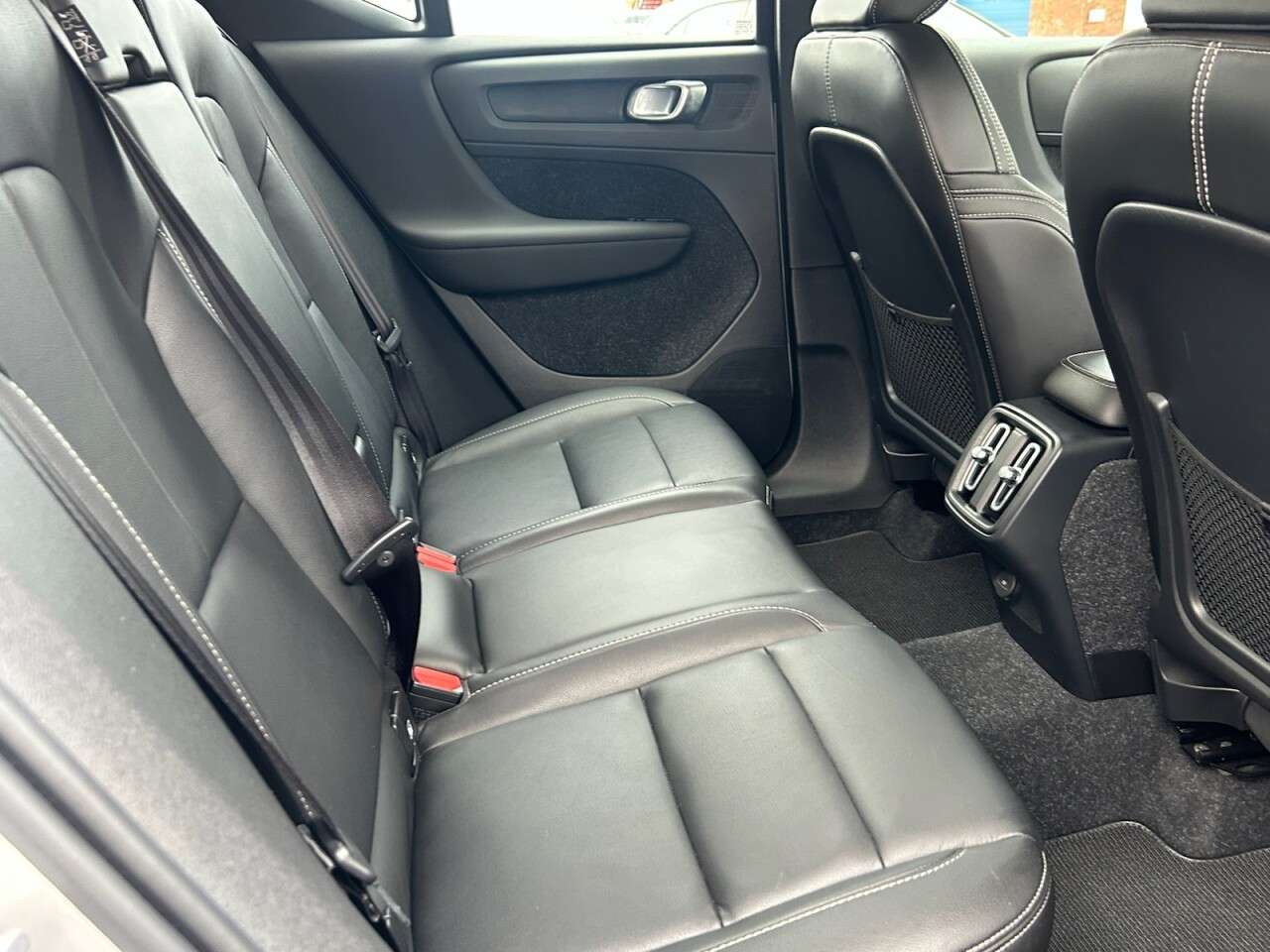 2019 VOLVO XC40 2019 VOLVO XC40