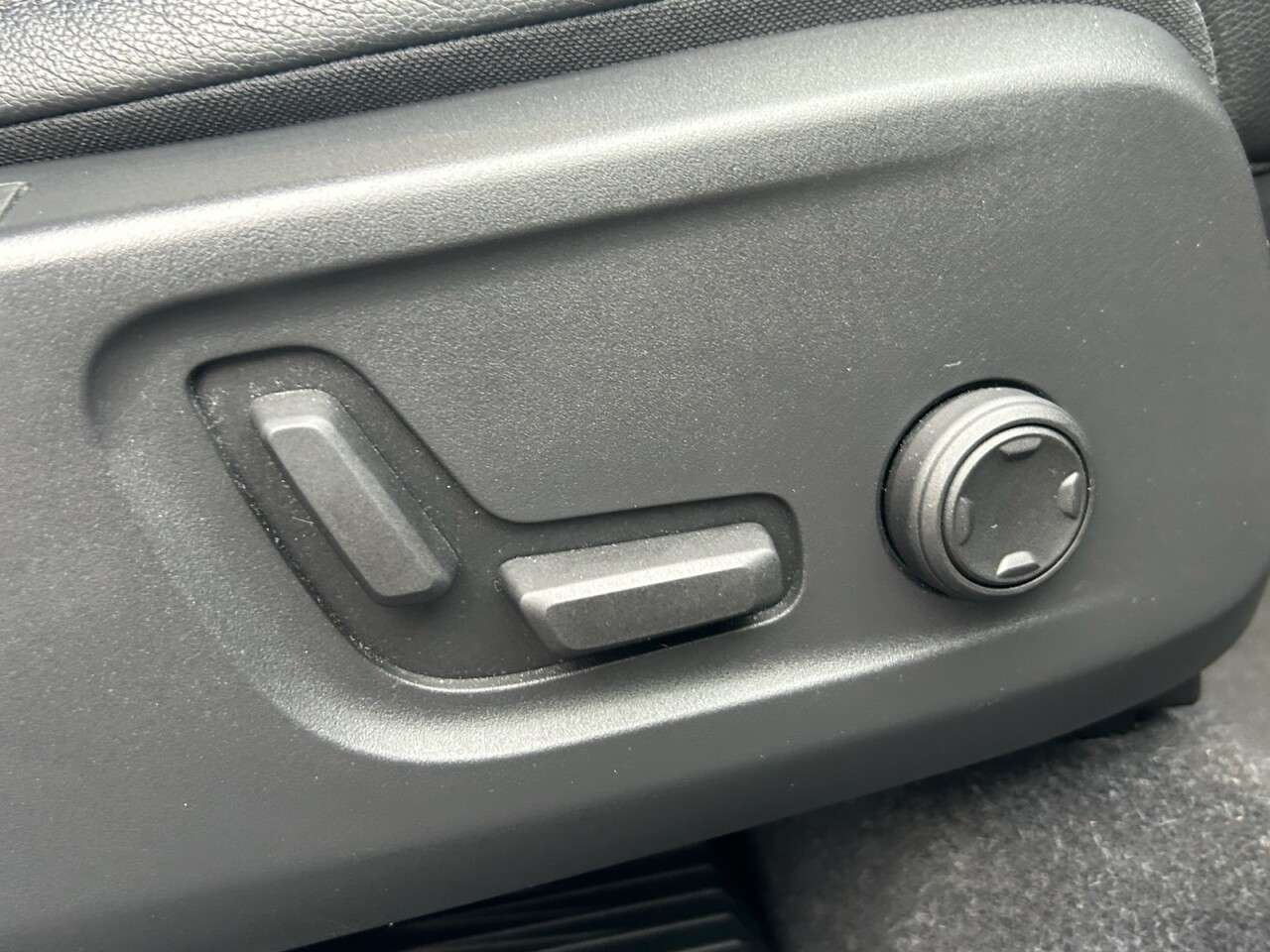 2019 VOLVO XC40 2019 VOLVO XC40