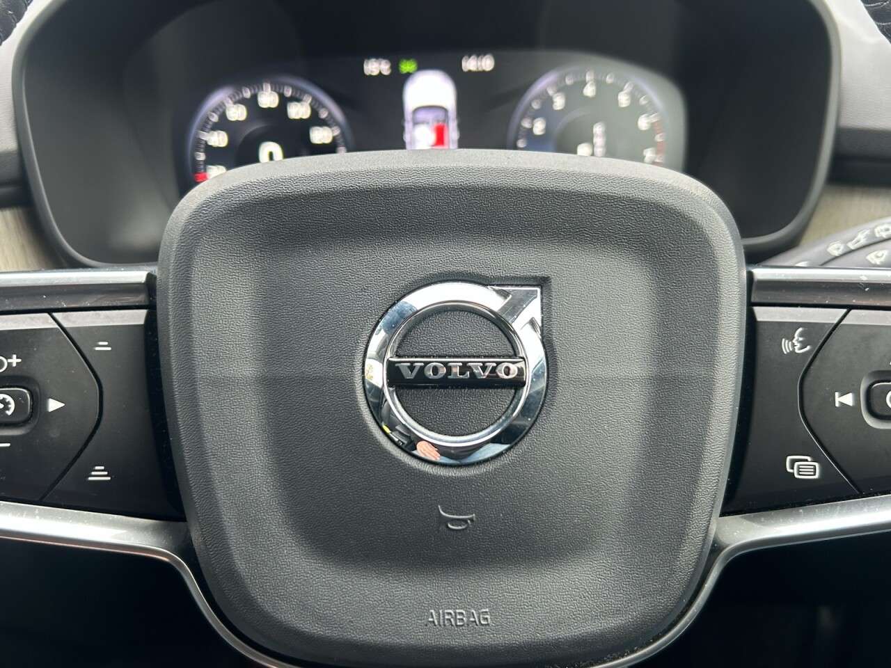 2019 VOLVO XC40 2019 VOLVO XC40