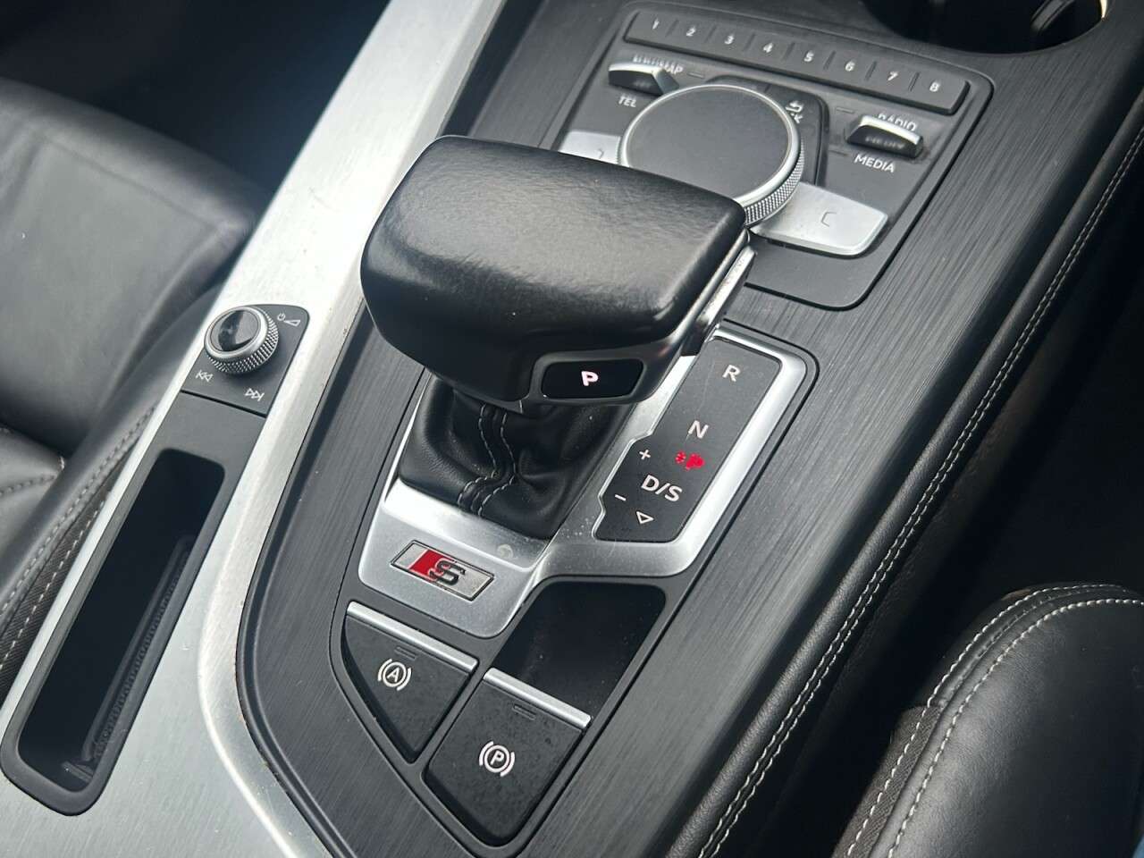 2018 AUDI S4 2018 AUDI S4