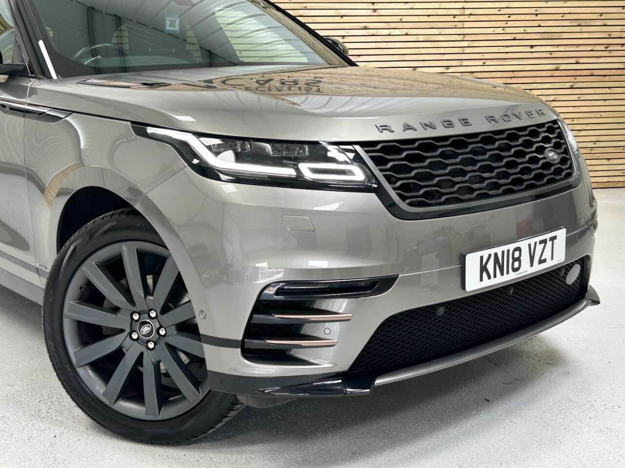 2018 LAND ROVER RANGE ROVER VELAR 2018 LAND ROVER RANGE ROVER VELAR