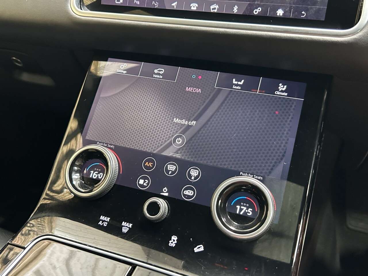 2018 LAND ROVER RANGE ROVER VELAR 2018 LAND ROVER RANGE ROVER VELAR