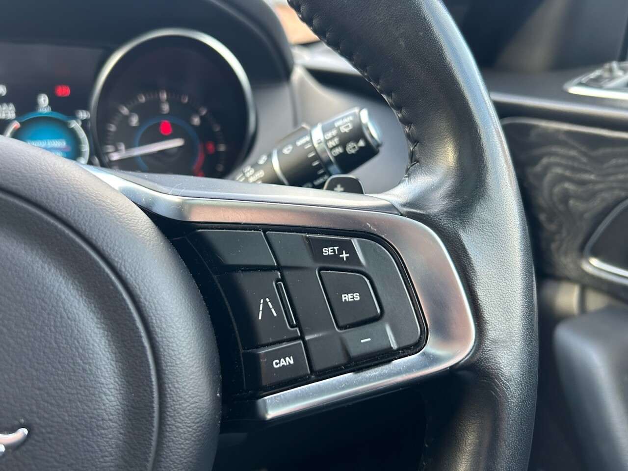 2019 JAGUAR F-PACE 2019 JAGUAR F-PACE