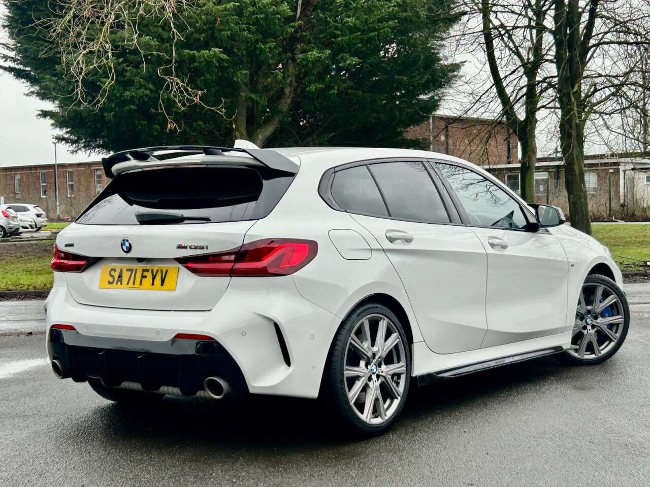 A 2021 BMW 1 SERIES 2.0 M135i Hatchback 5dr Petrol Auto xDrive Euro 6 (s/s) (306 ps) 5 BMW Serv A 2021 BMW 1 SERIES 2.0 M135i Hatchback 5dr Petrol Auto xDrive Euro 6 (s/s) (306 ps) 5 BMW Serv