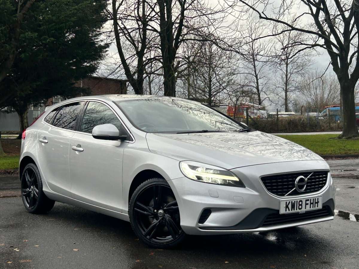 Check out this Volvo V40 2018 Diesel Manual