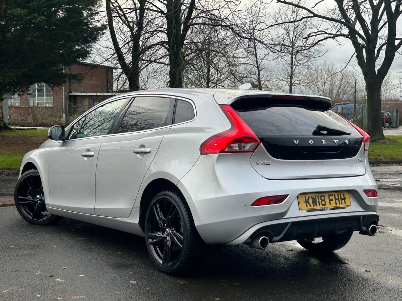 2018 VOLVO V40 2018 VOLVO V40