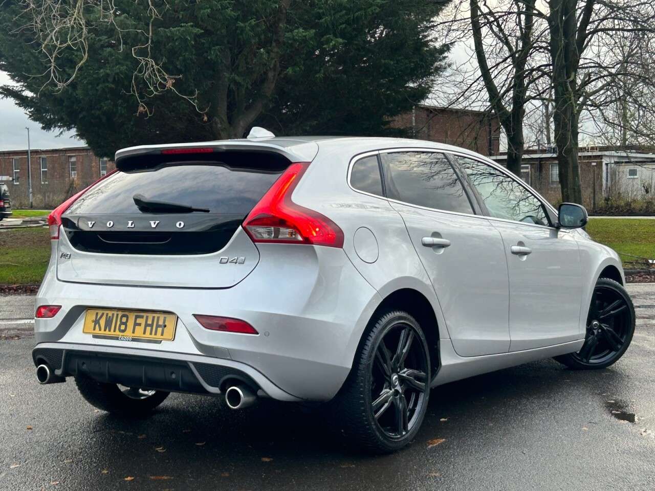 2018 VOLVO V40 2018 VOLVO V40