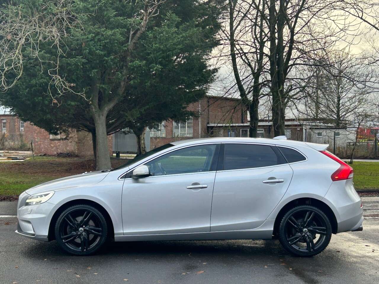 2018 VOLVO V40 2018 VOLVO V40