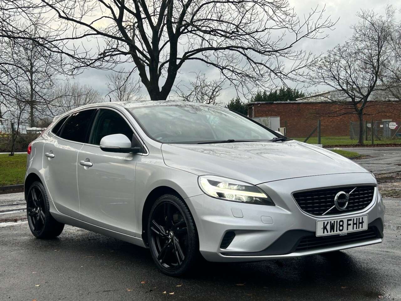 2018 VOLVO V40 2018 VOLVO V40