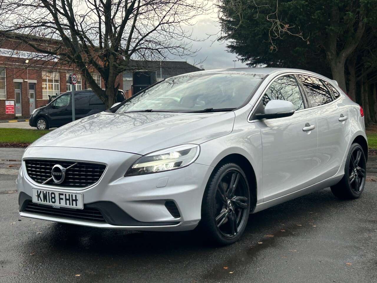 2018 VOLVO V40 2018 VOLVO V40