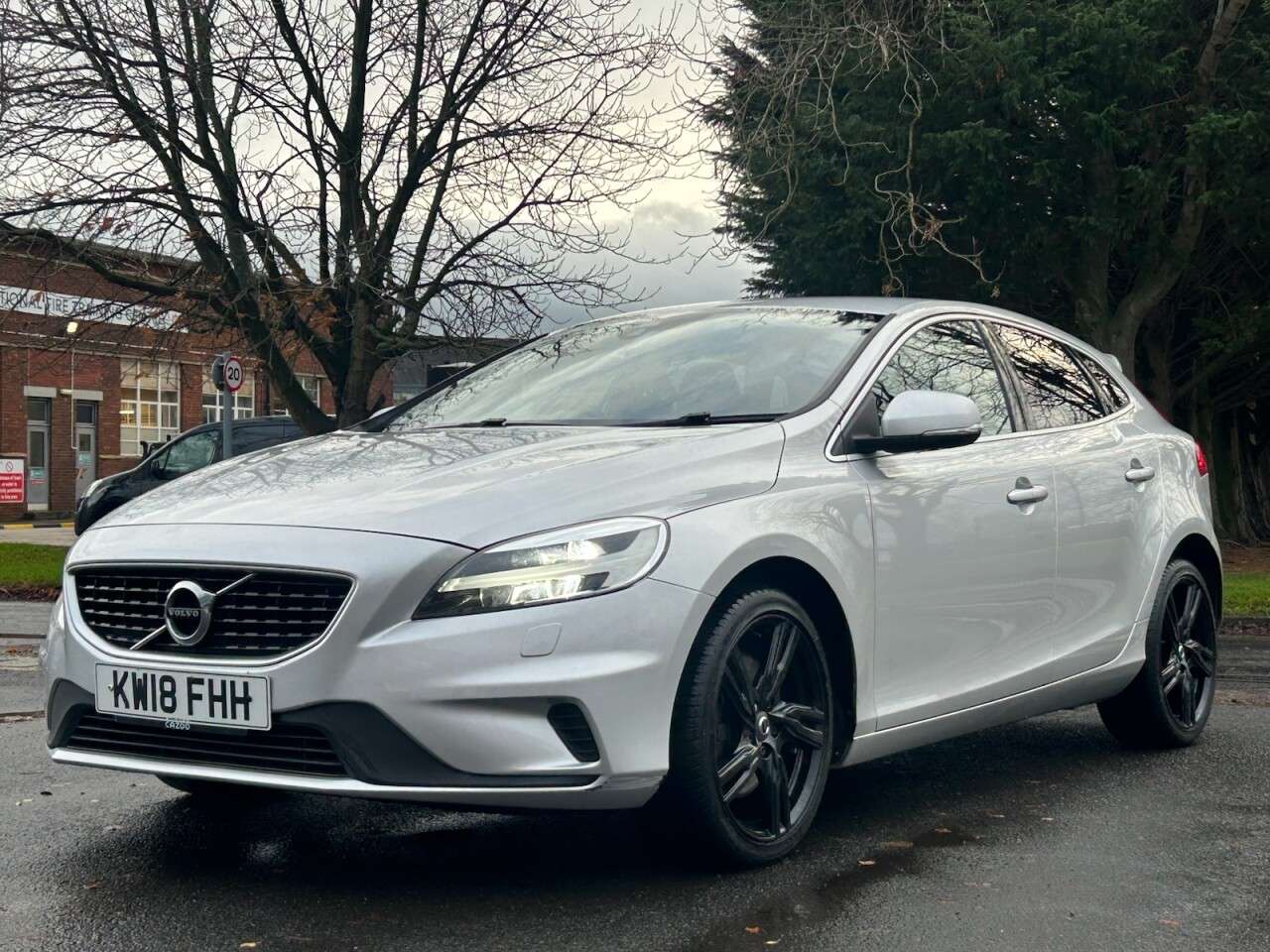 2018 VOLVO V40 2018 VOLVO V40