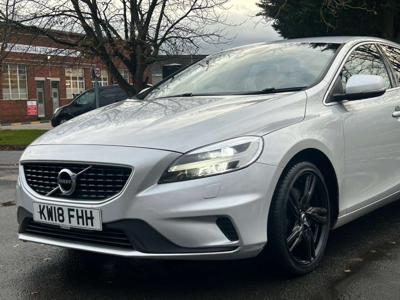 2018 VOLVO V40 2018 VOLVO V40