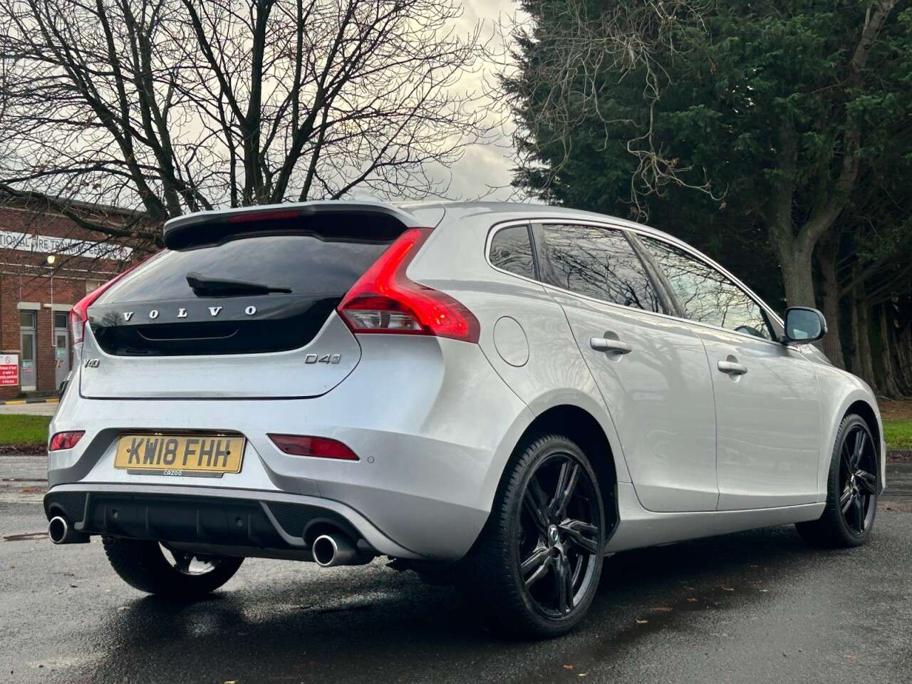 2018 VOLVO V40 2018 VOLVO V40