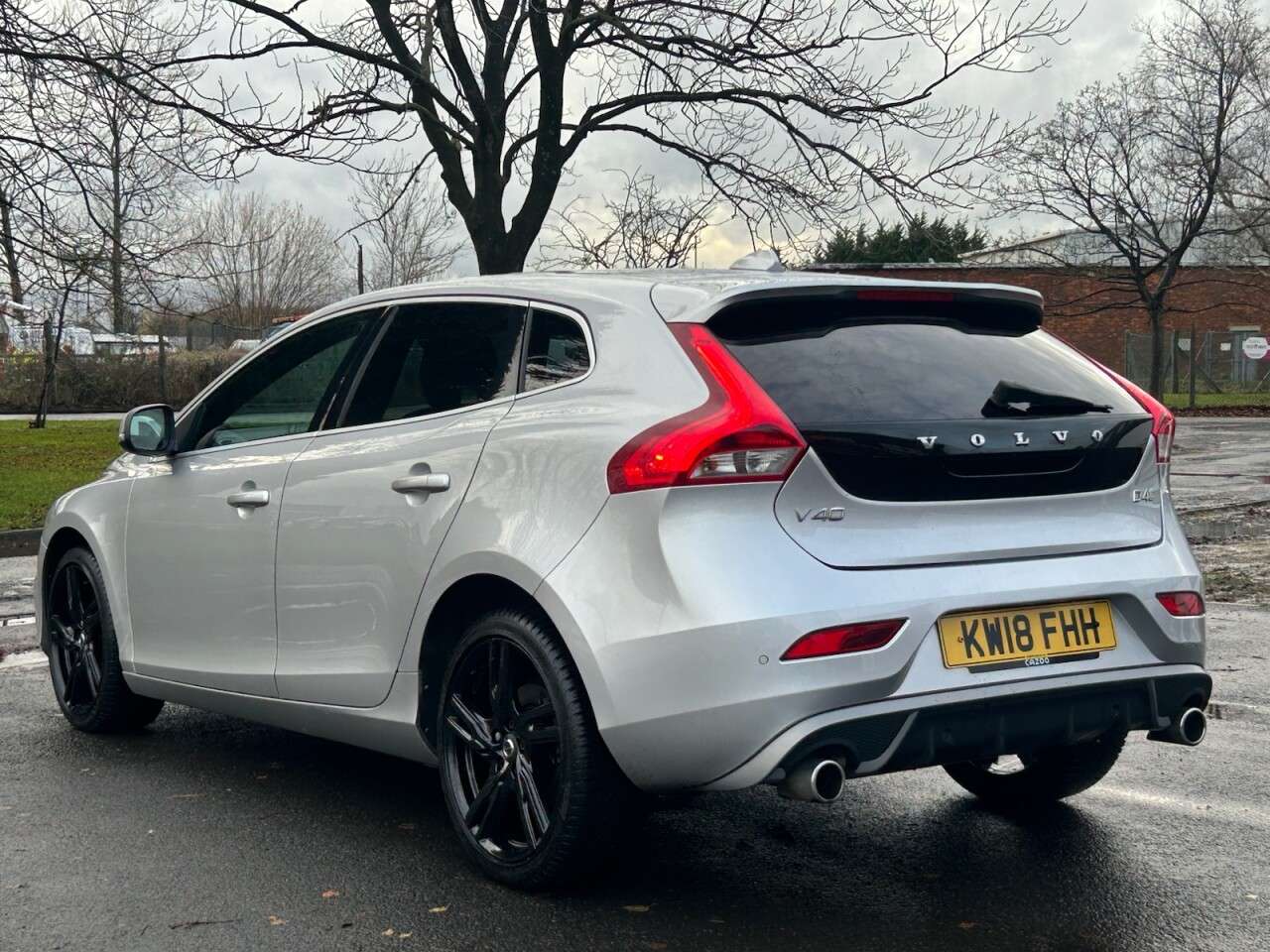 2018 VOLVO V40 2018 VOLVO V40