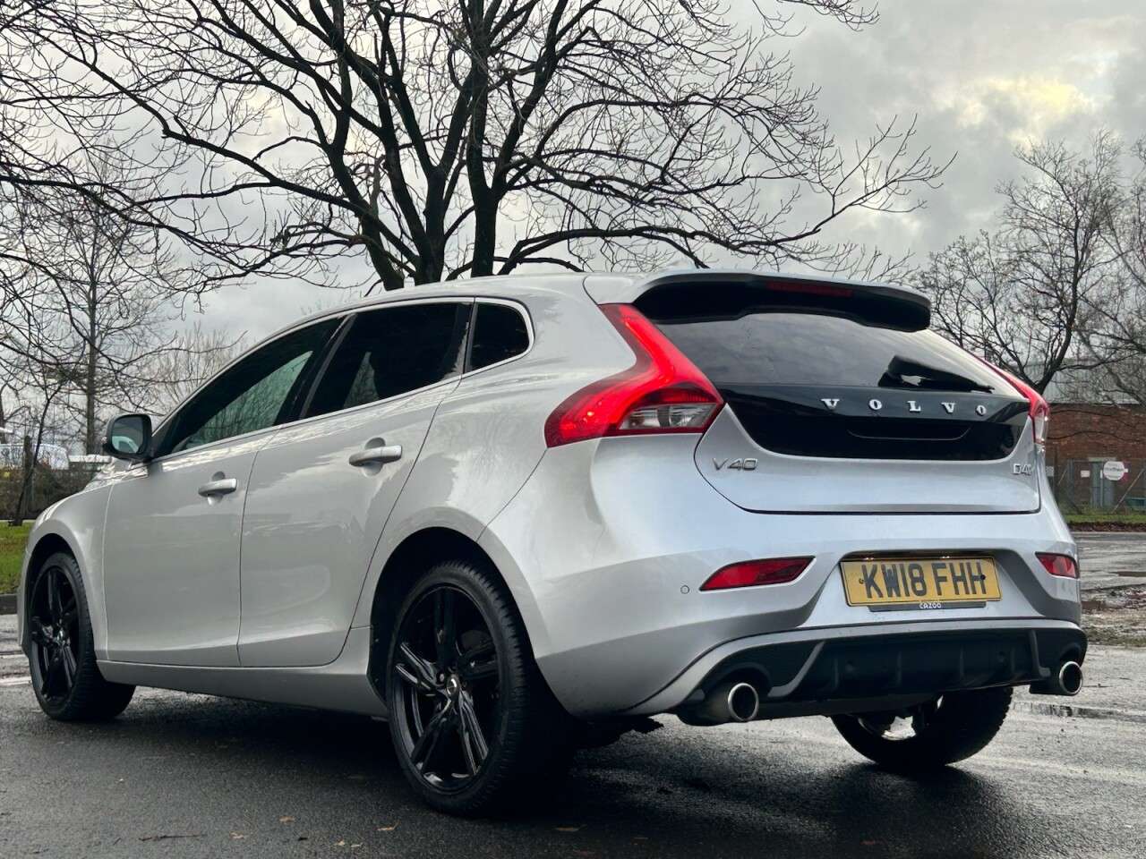 2018 VOLVO V40 2018 VOLVO V40