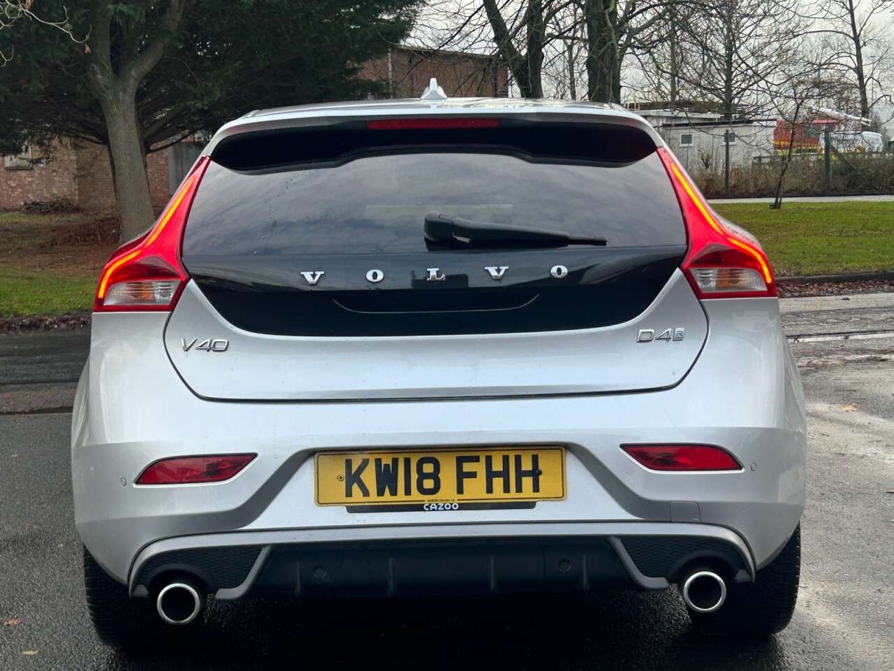 2018 VOLVO V40 2018 VOLVO V40