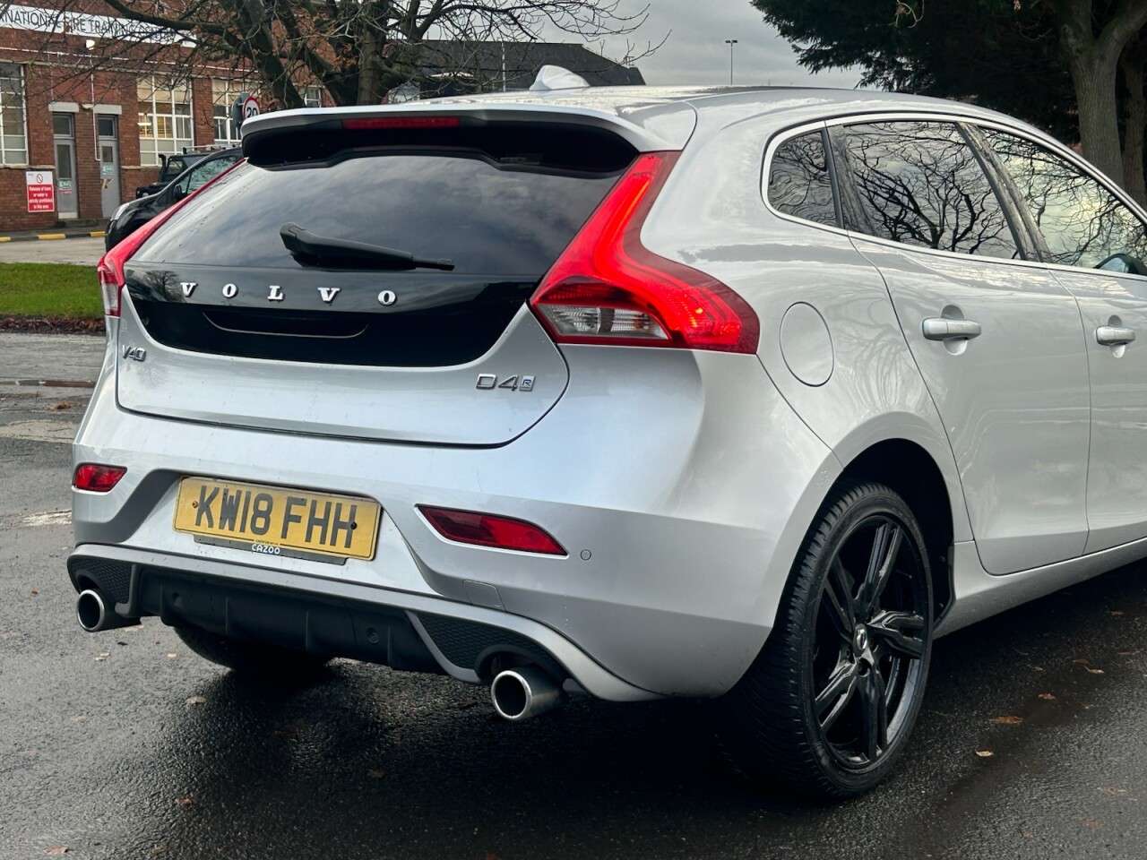2018 VOLVO V40 2018 VOLVO V40