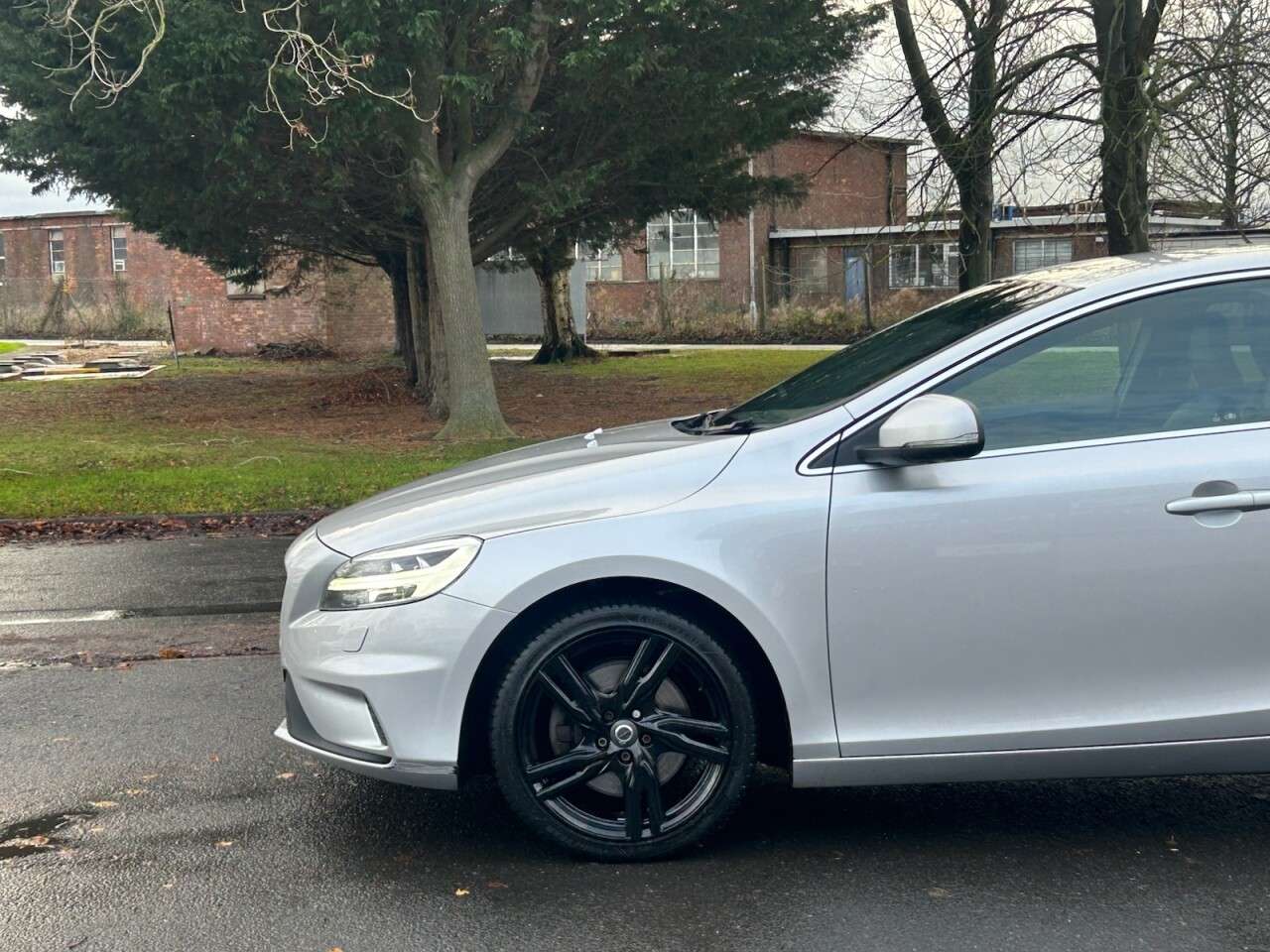 2018 VOLVO V40 2018 VOLVO V40