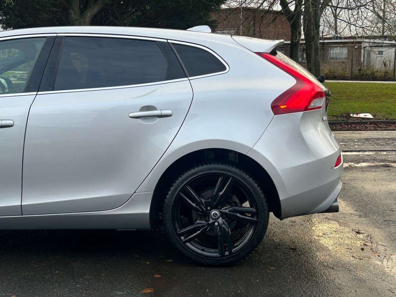 2018 VOLVO V40 2018 VOLVO V40