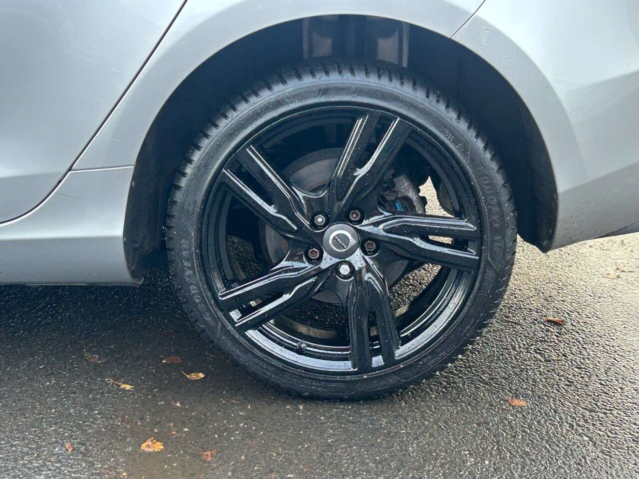 2018 VOLVO V40 2018 VOLVO V40