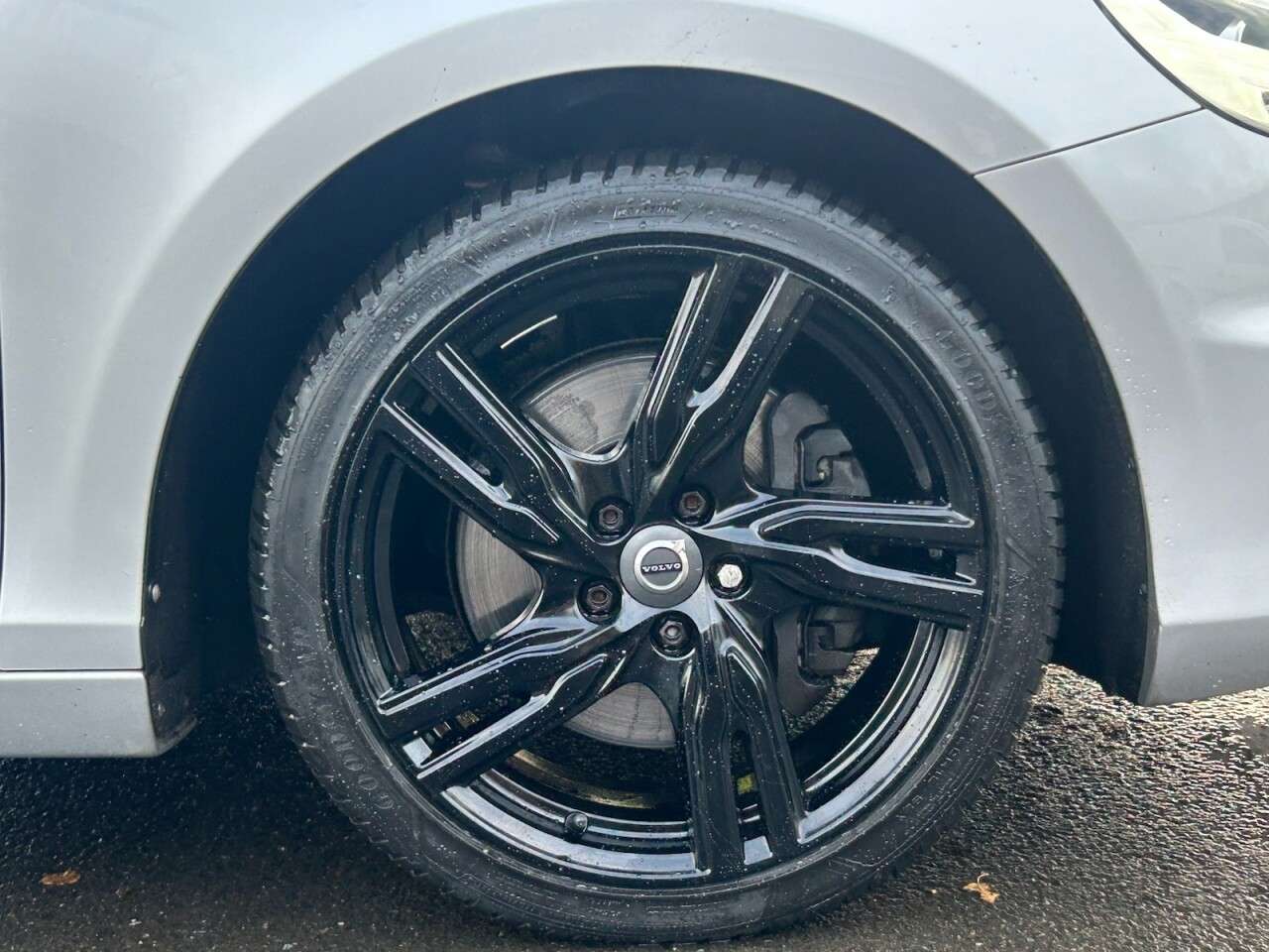 2018 VOLVO V40 2018 VOLVO V40