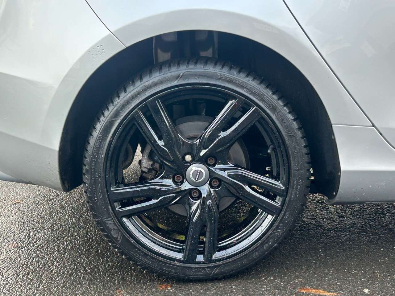 2018 VOLVO V40 2018 VOLVO V40