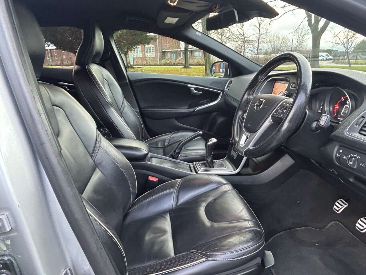 2018 VOLVO V40 2018 VOLVO V40