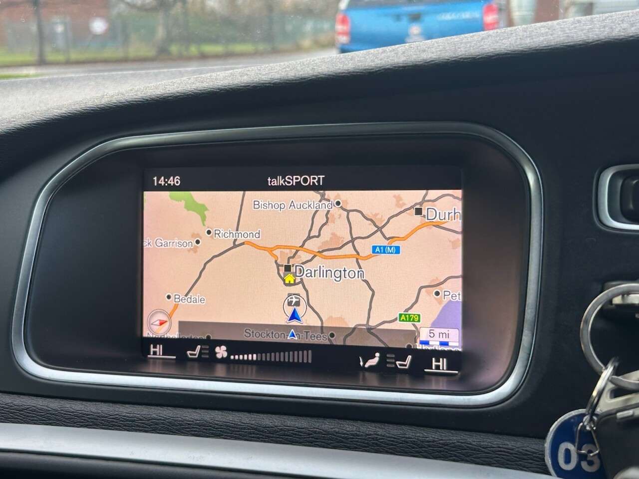 2018 VOLVO V40 2018 VOLVO V40