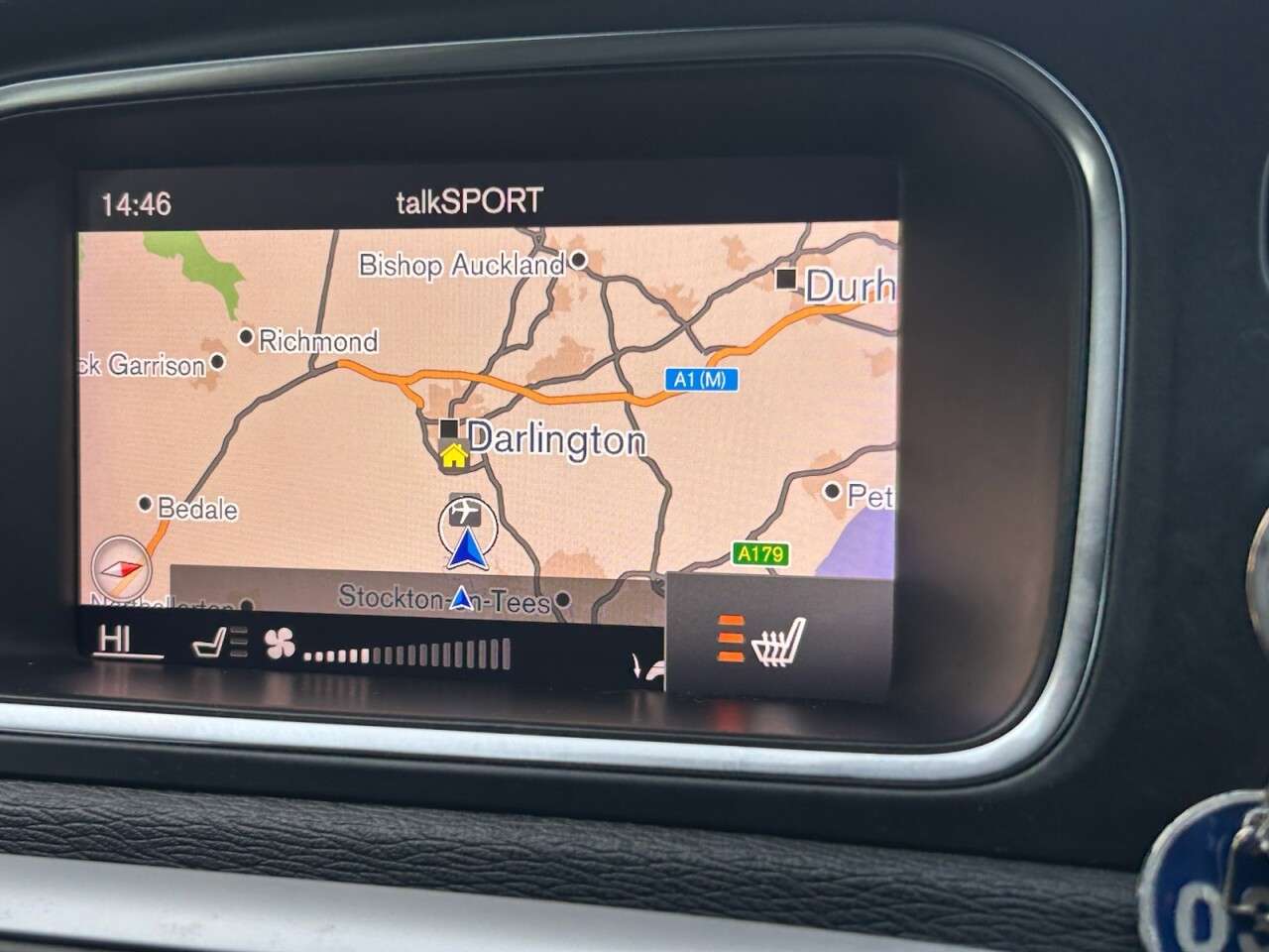 2018 VOLVO V40 2018 VOLVO V40