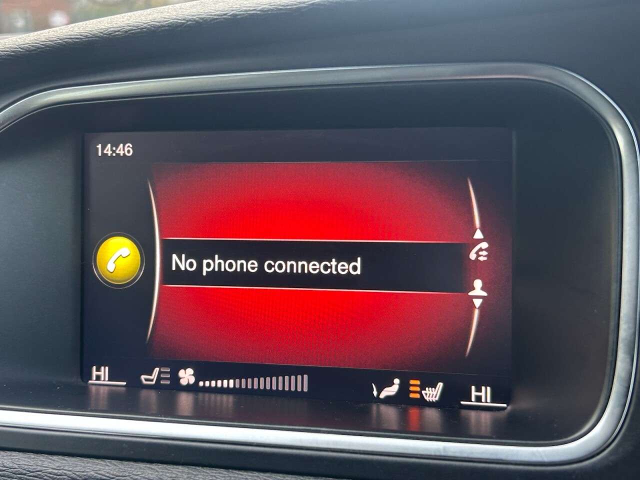 2018 VOLVO V40 2018 VOLVO V40